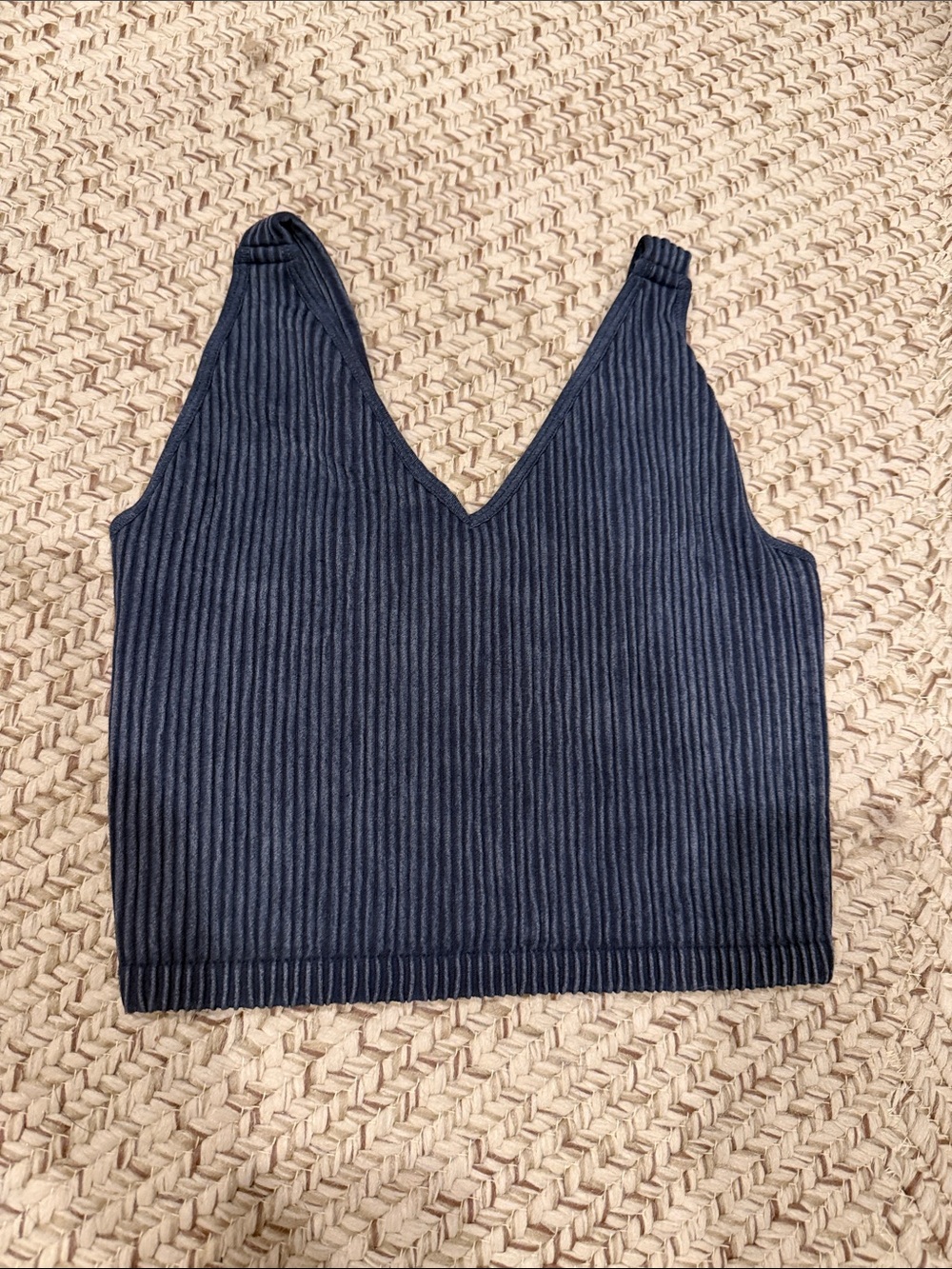 Ribbed V-Neck Cropped Tank Top - Navy size Small